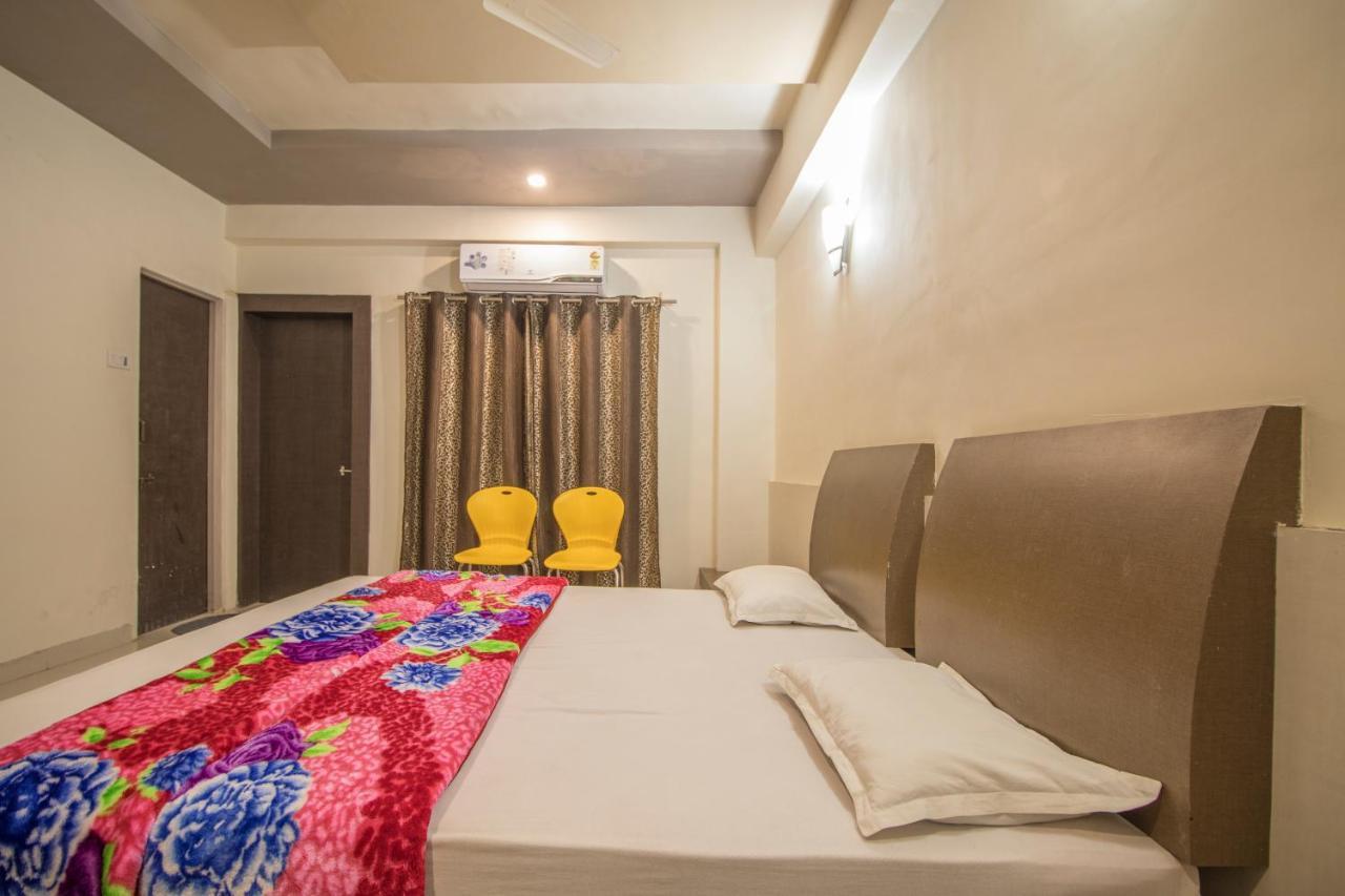 Shegaon Hotel Yogiraj Palace מראה חיצוני תמונה